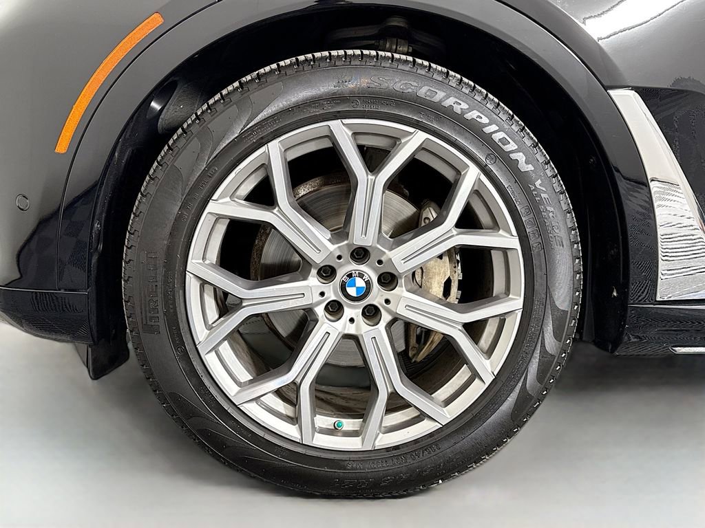 Used 2021 BMW X7 xDrive40i w/ Parking Assistance Package image 32