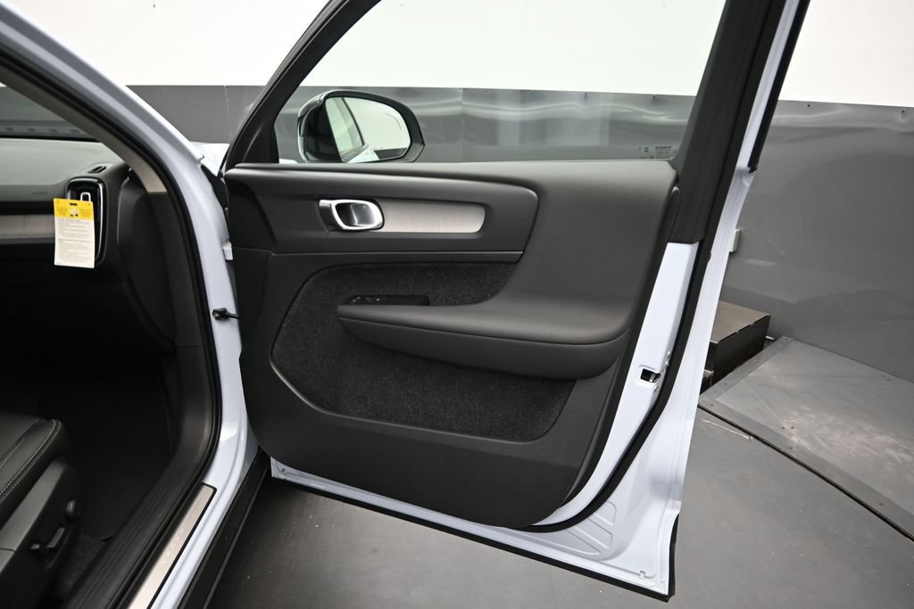 New 2026 Volvo XC40 B5 Plus w/ Climate Package AWD/4WD image 21
