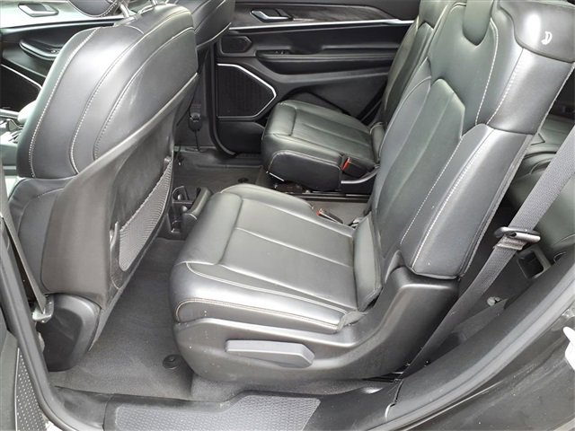 Used 2022 Jeep Grand Cherokee L Limited image 20