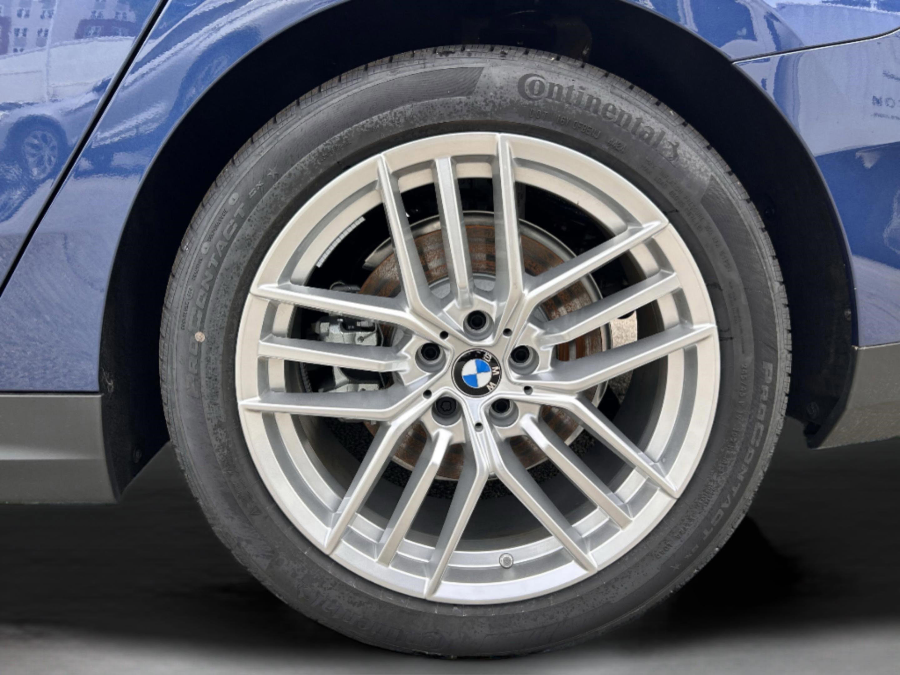 Used 2025 BMW 530i xDrive w/ Premium Package AWD/4WD image 31