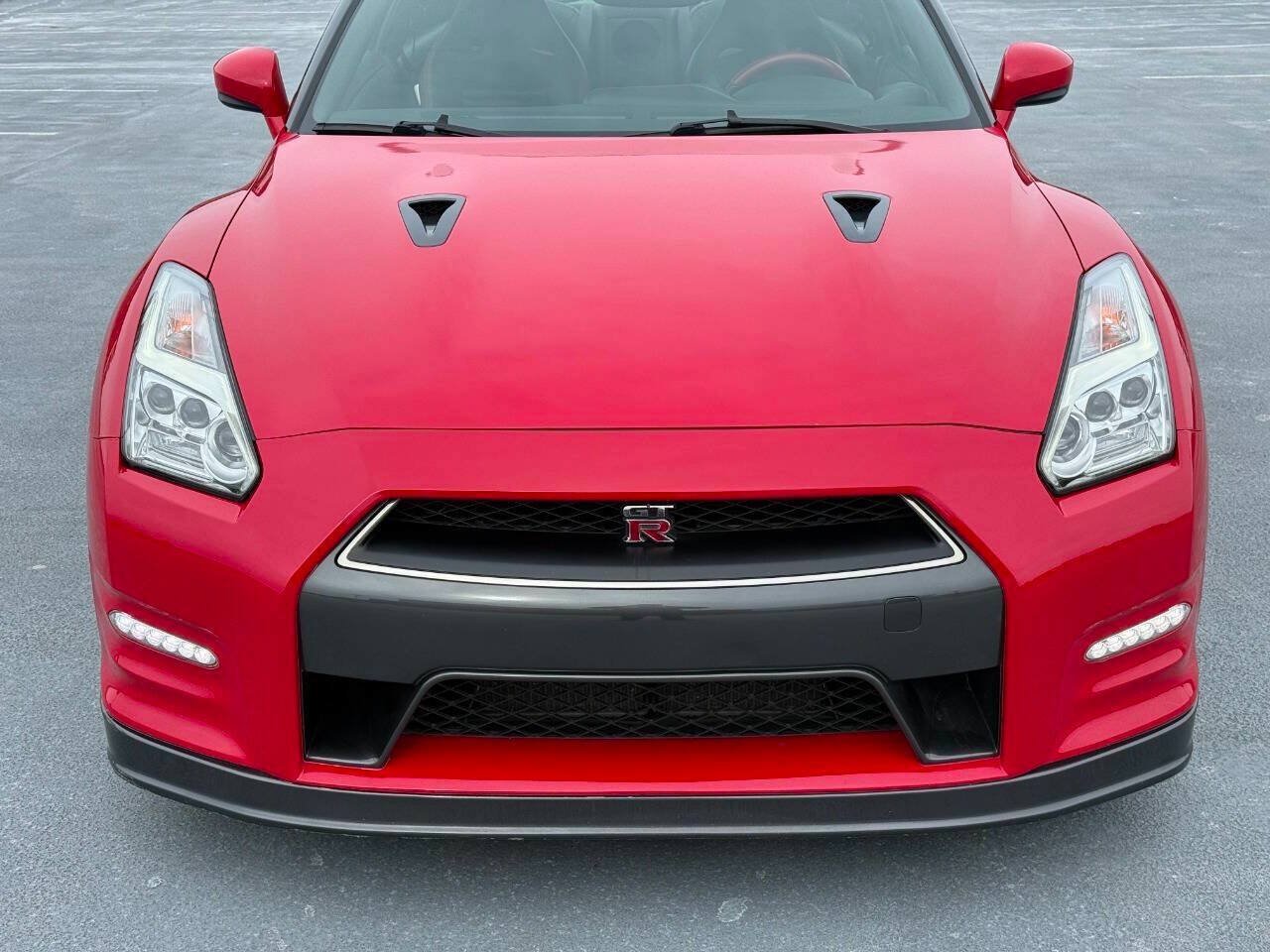 Used 2015 Nissan GT-R Black Edition AWD/4WD image 7