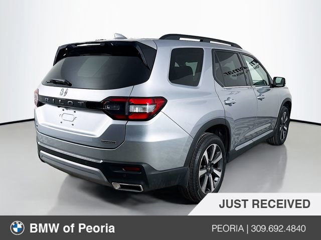 Used 2023 Honda Pilot Touring image 7