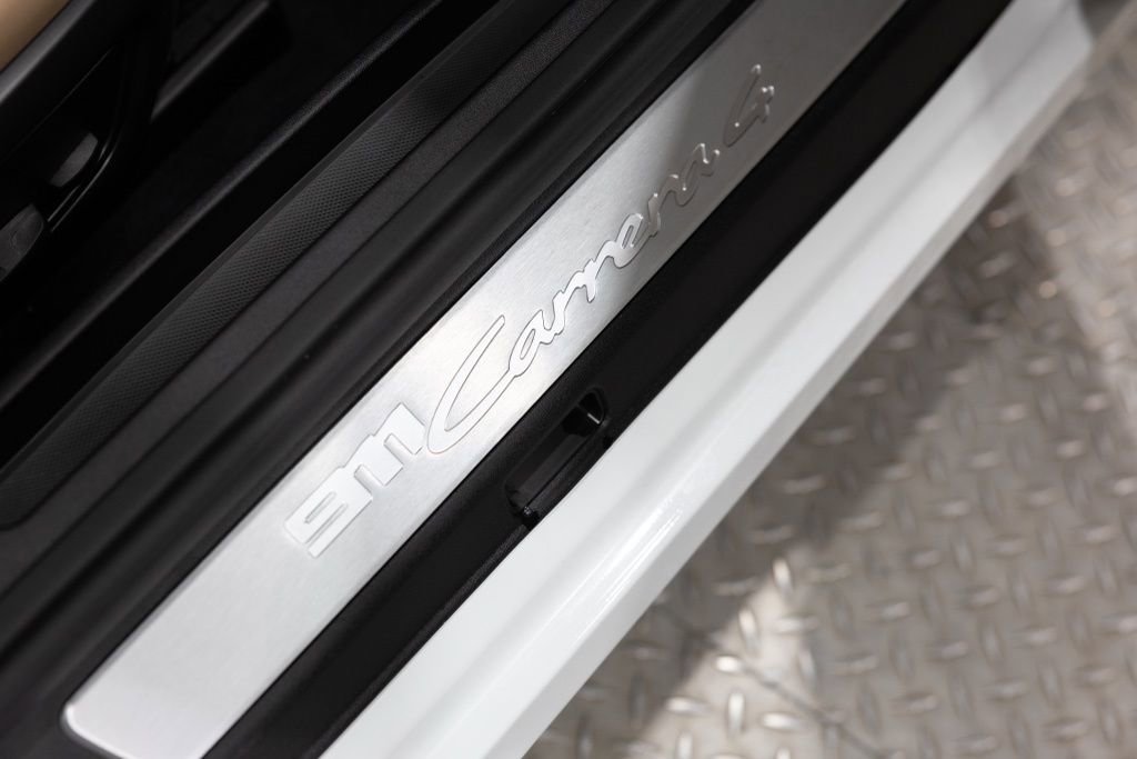 Used 2024 Porsche 911 Carrera image 31