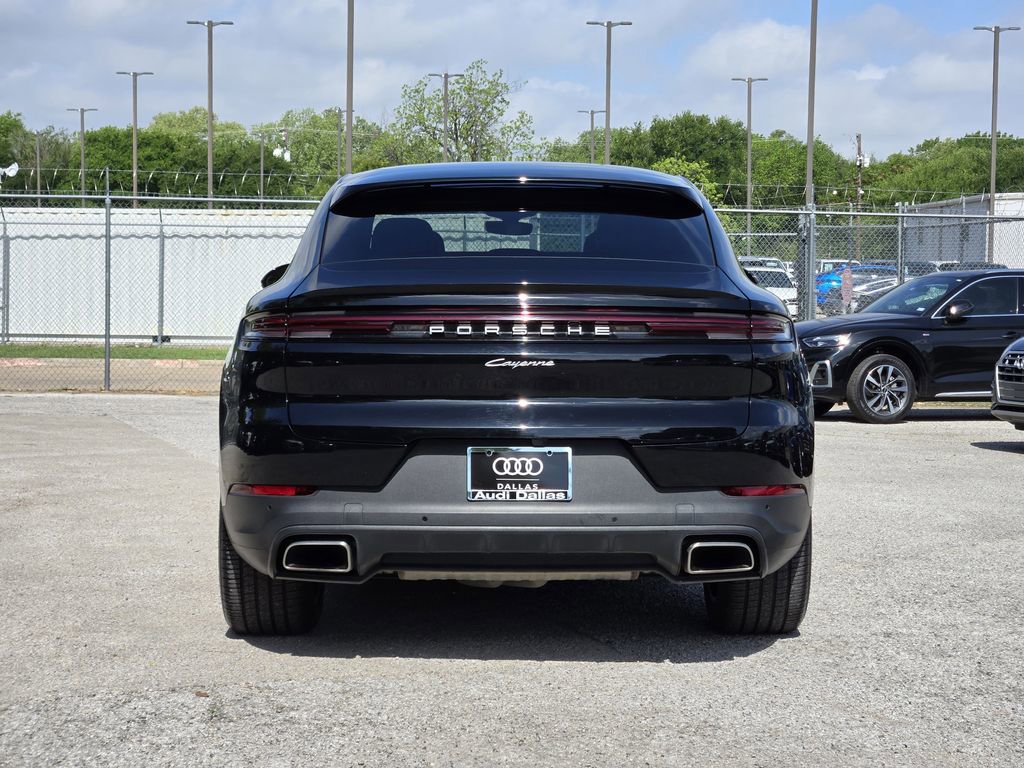 Used 2024 Porsche Cayenne Coupe image 9