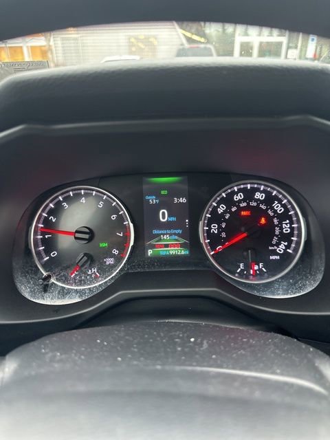 Used 2022 Toyota RAV4 LE image 10