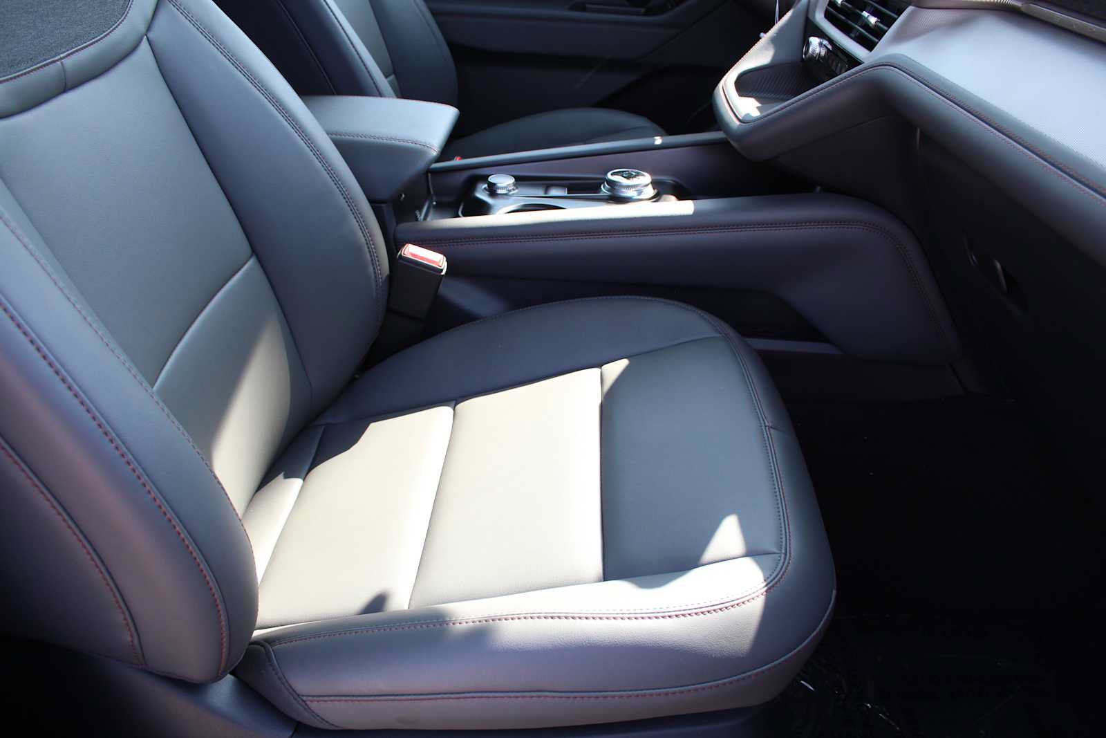 New 2026 Ford Explorer Active w/ Active Comfort Package AWD/4WD image 21