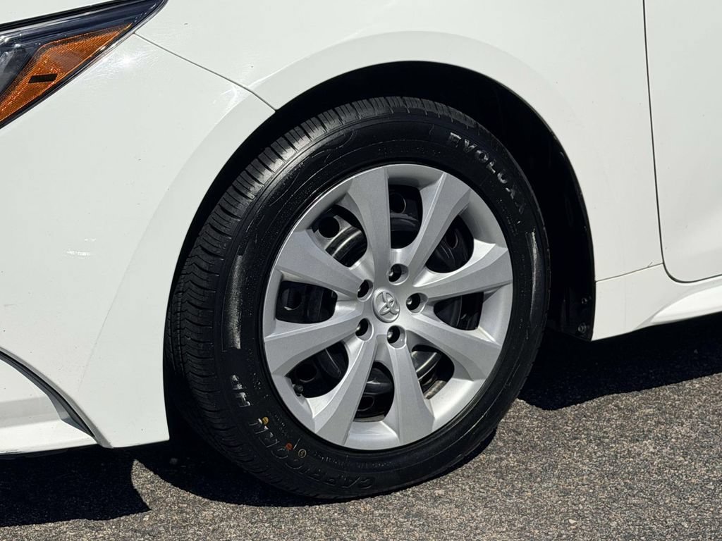 Used 2023 Toyota Corolla LE FWD image 7