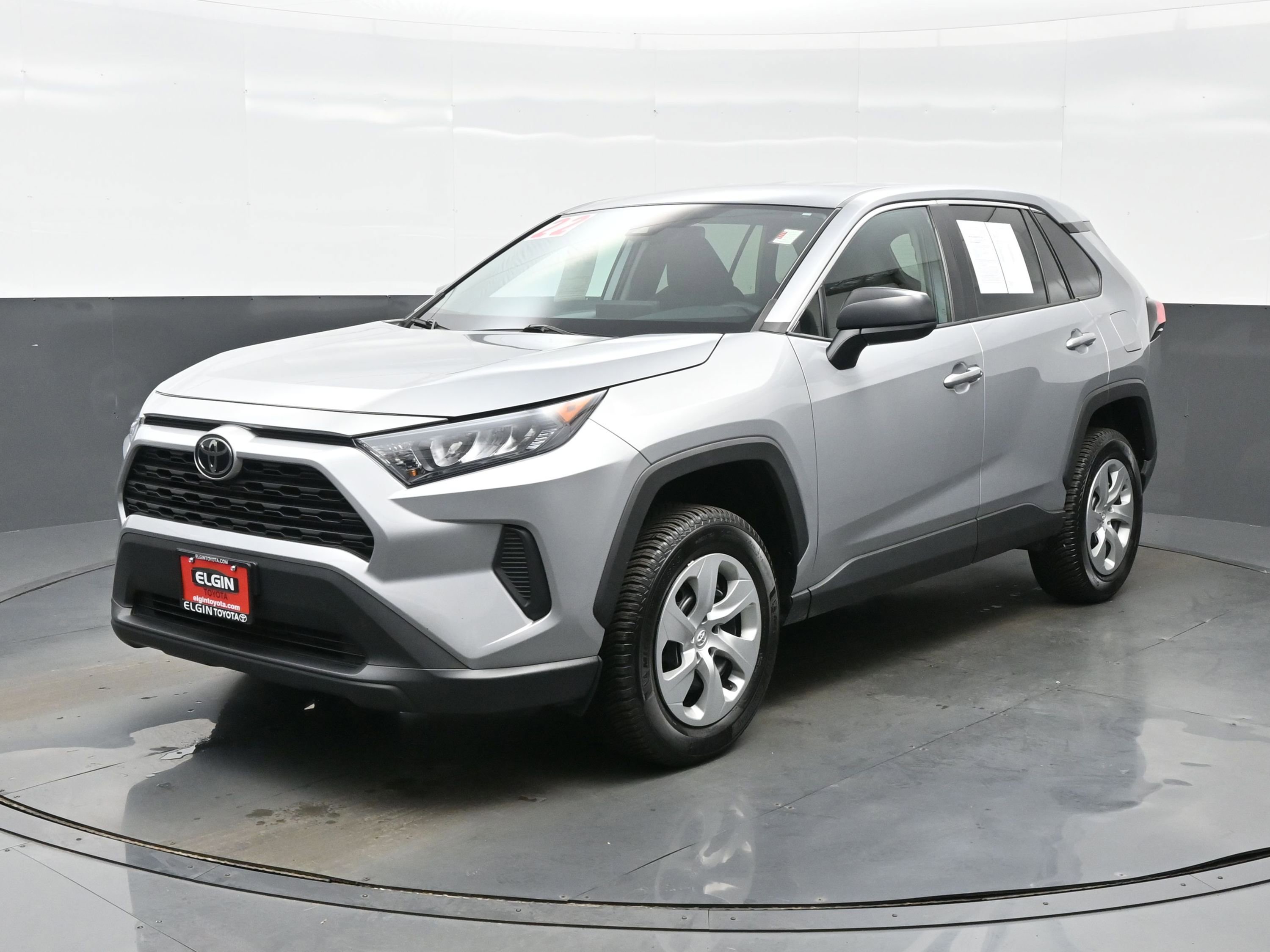 Used 2022 Toyota RAV4 LE AWD/4WD image 2