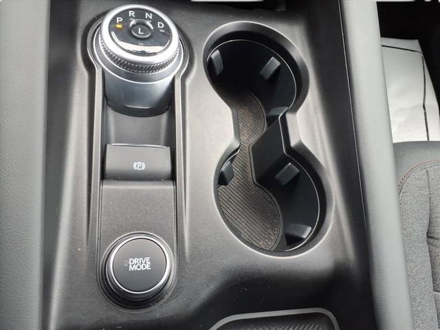 Used 2025 Ford Explorer Active AWD/4WD image 26