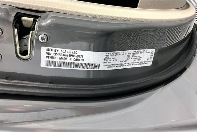 Used 2023 Chrysler Pacifica Limited FWD image 33