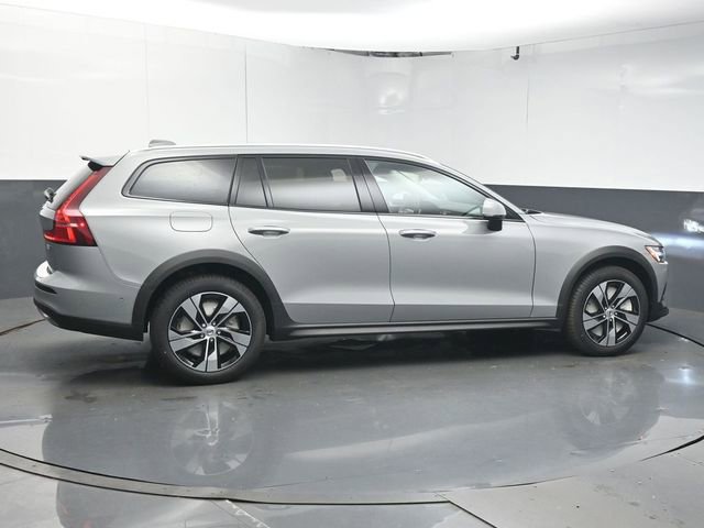 New 2026 Volvo V60 B5 Cross Country Plus w/ Protection Package Premier image 8