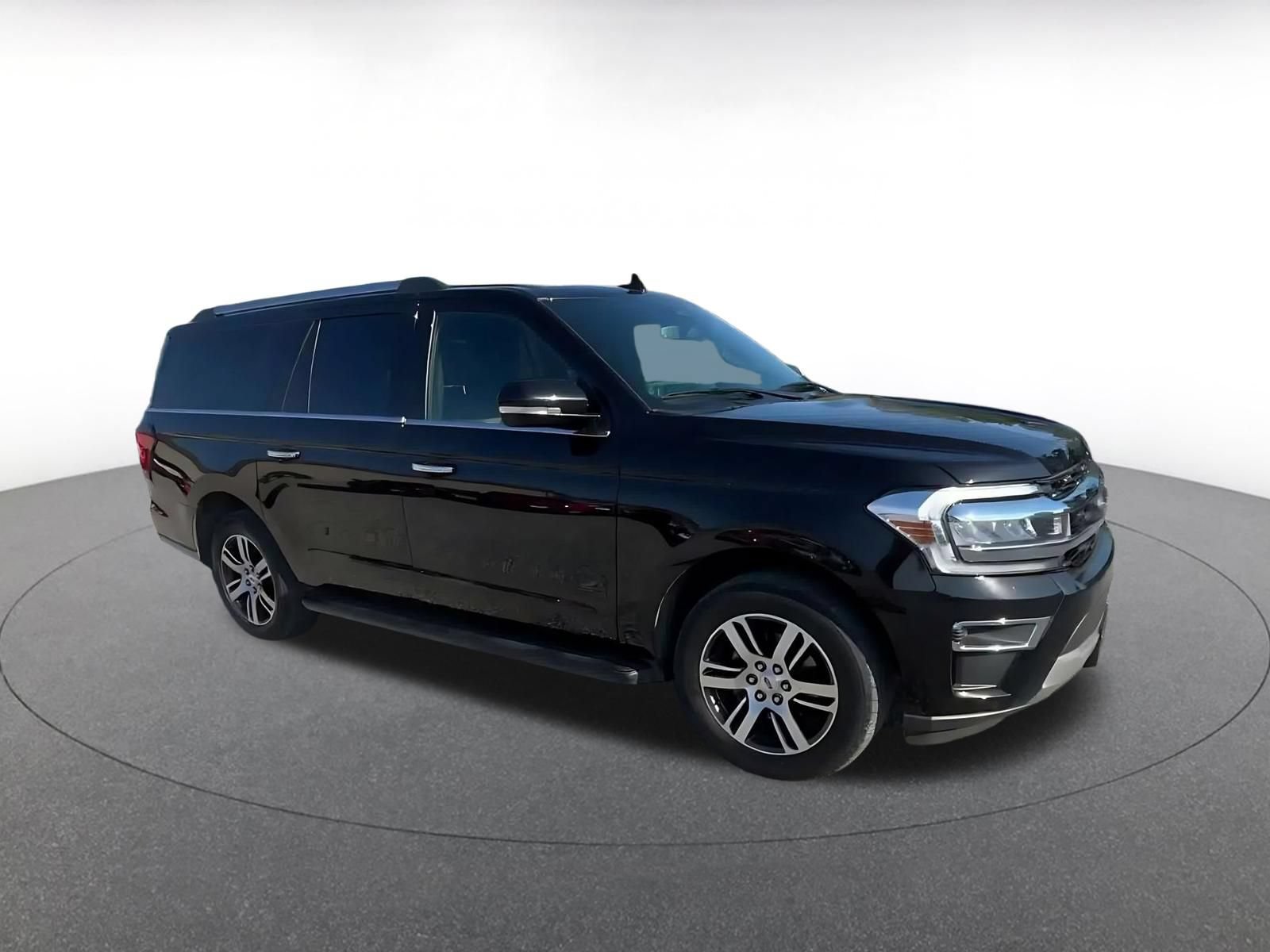 Used 2024 Ford Expedition Max Limited RWD image 2