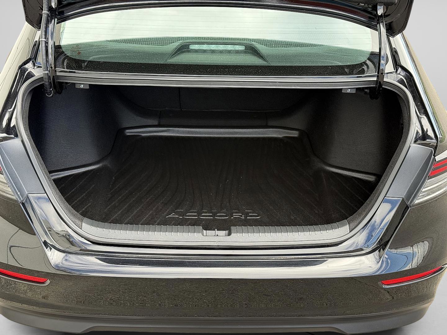Certified 2024 Honda Accord EX image 5
