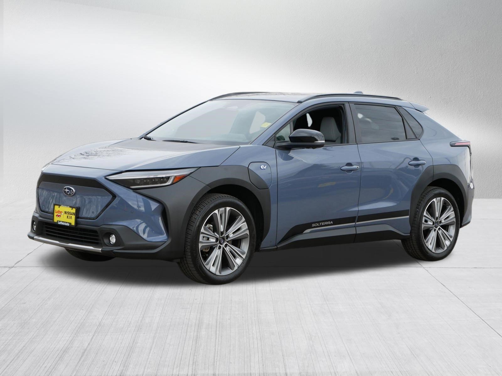 Used 2024 Subaru Solterra Limited image 3