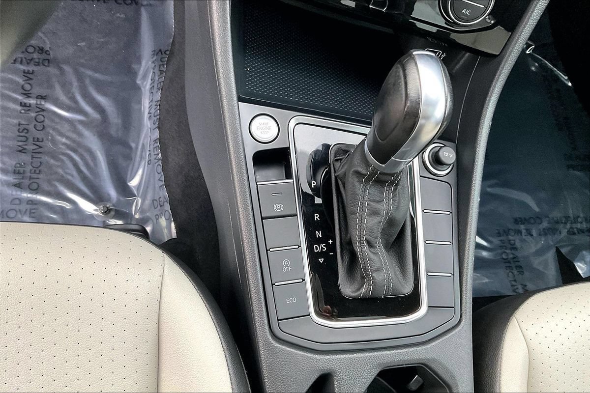 Used 2019 Volkswagen Jetta R-Line w/ R-Line Cold Weather Package FWD image 35