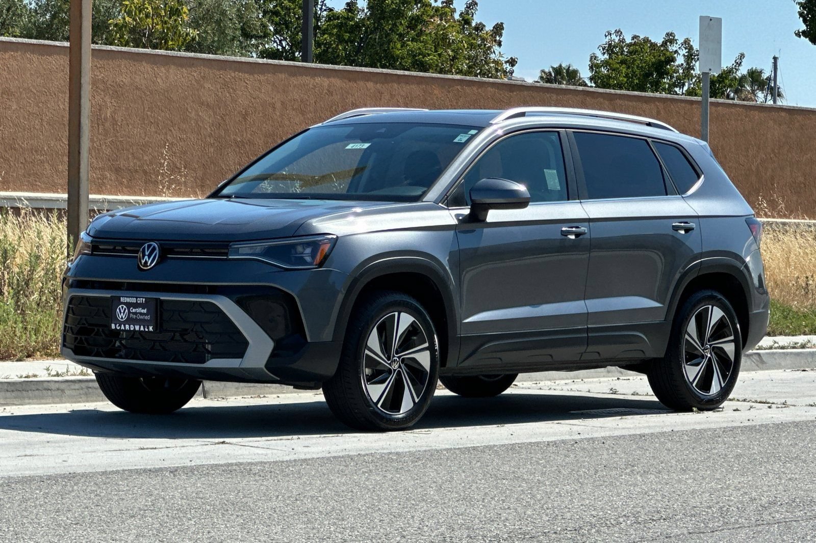 Certified 2026 Volkswagen Taos SE w/ Panoramic Sunroof Package AWD/4WD image 8