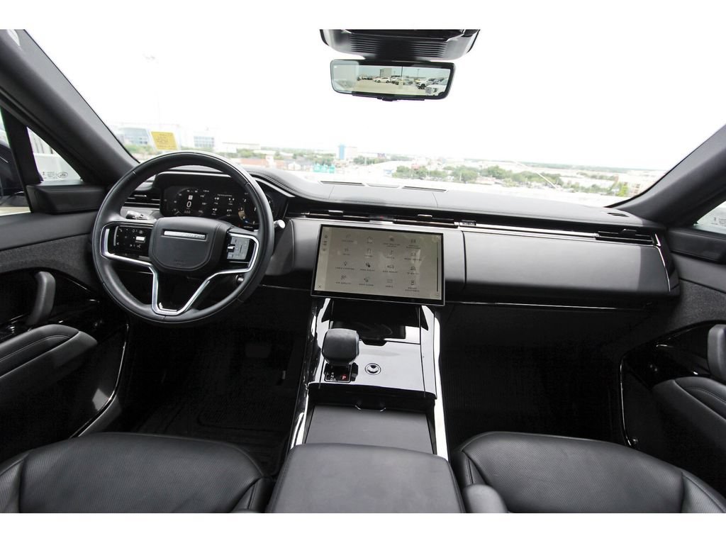 Used 2024 Land Rover Range Rover Sport SE AWD/4WD image 9