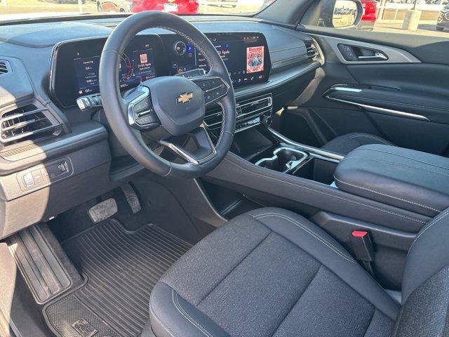 Used 2025 Chevrolet Traverse LT image 19