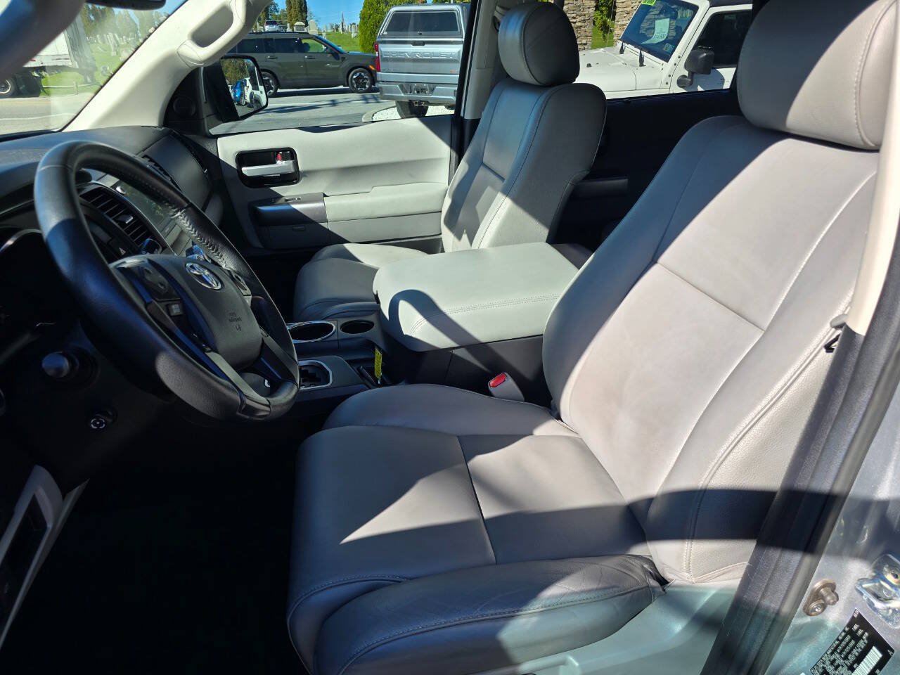 Used 2020 Toyota Sequoia Limited w/ Safety & Convenience Package AWD/4WD image 12