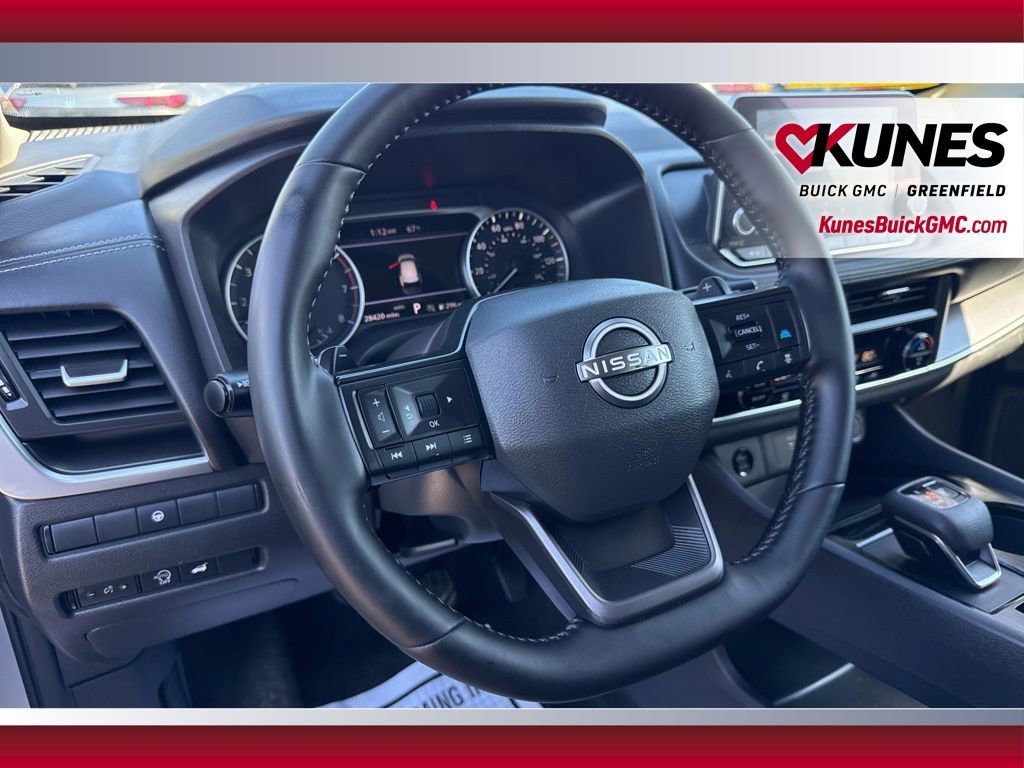 Used 2025 Nissan Rogue SV AWD/4WD image 17