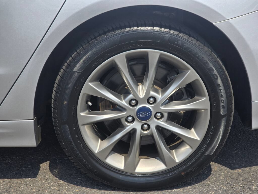 Used 2017 Ford Fusion Energi SE FWD image 10