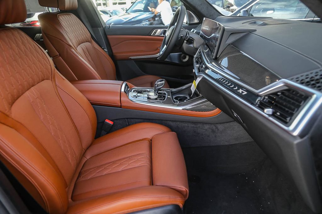 New 2026 BMW ALPINA XB7 AWD/4WD image 13