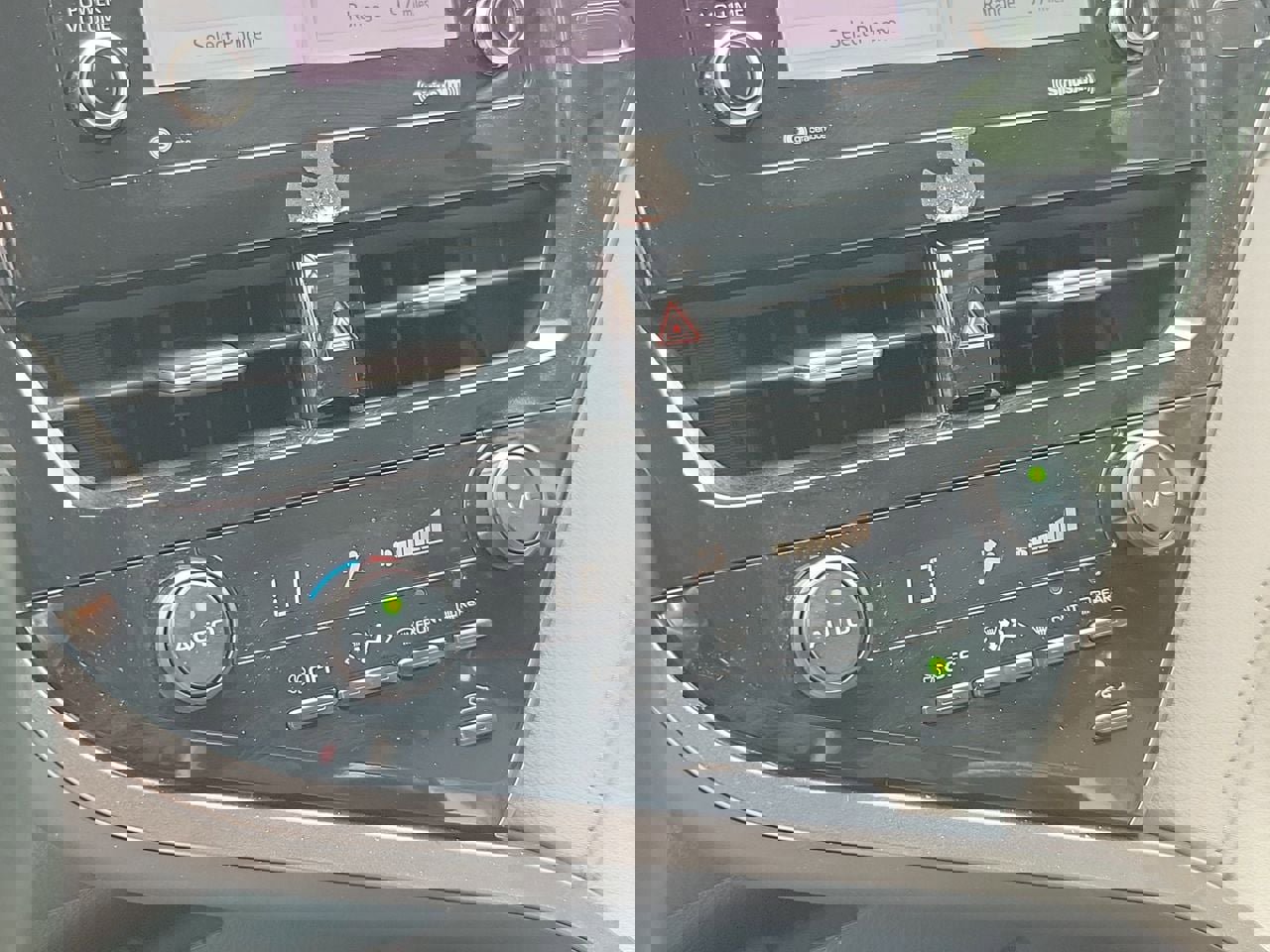 Used 2021 Toyota Camry SE image 26