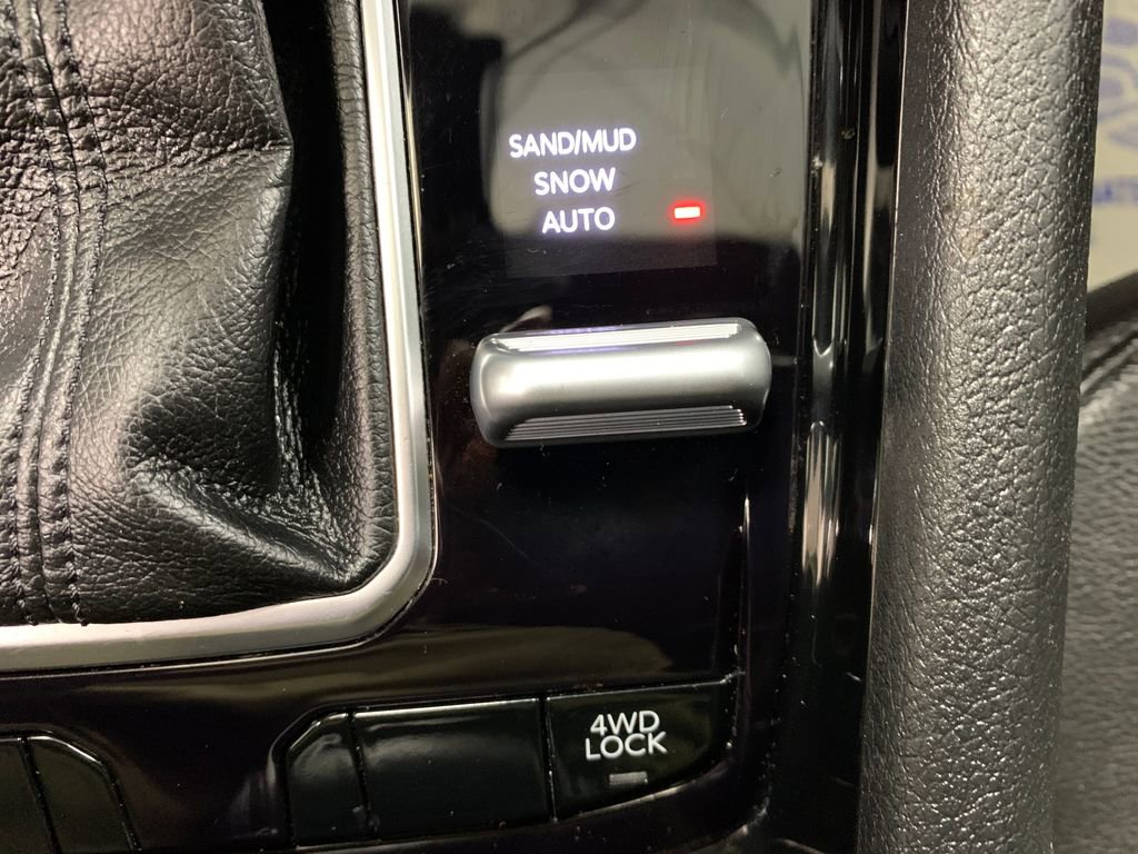 Used 2025 Jeep Compass Limited image 24