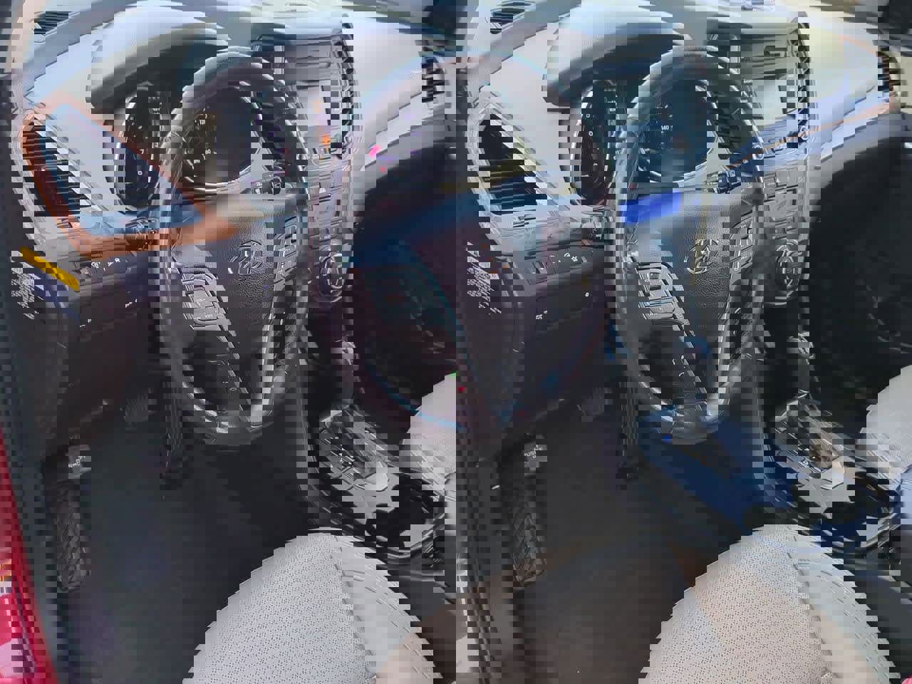 Used 2014 Hyundai Santa Fe Sport 2.0T image 2