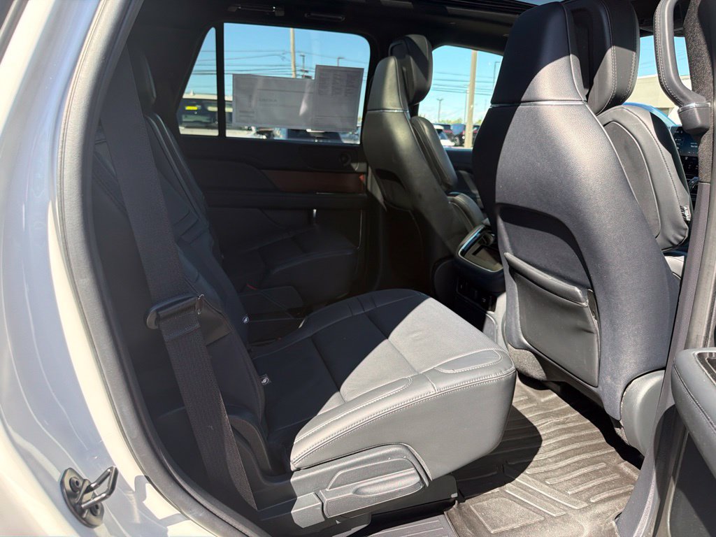 Certified 2023 Lincoln Navigator Reserve AWD/4WD image 19