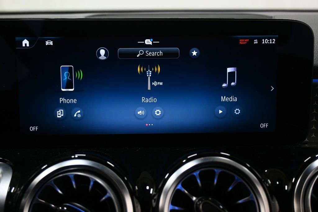 Used 2024 Mercedes-Benz GLB 250 4MATIC image 30