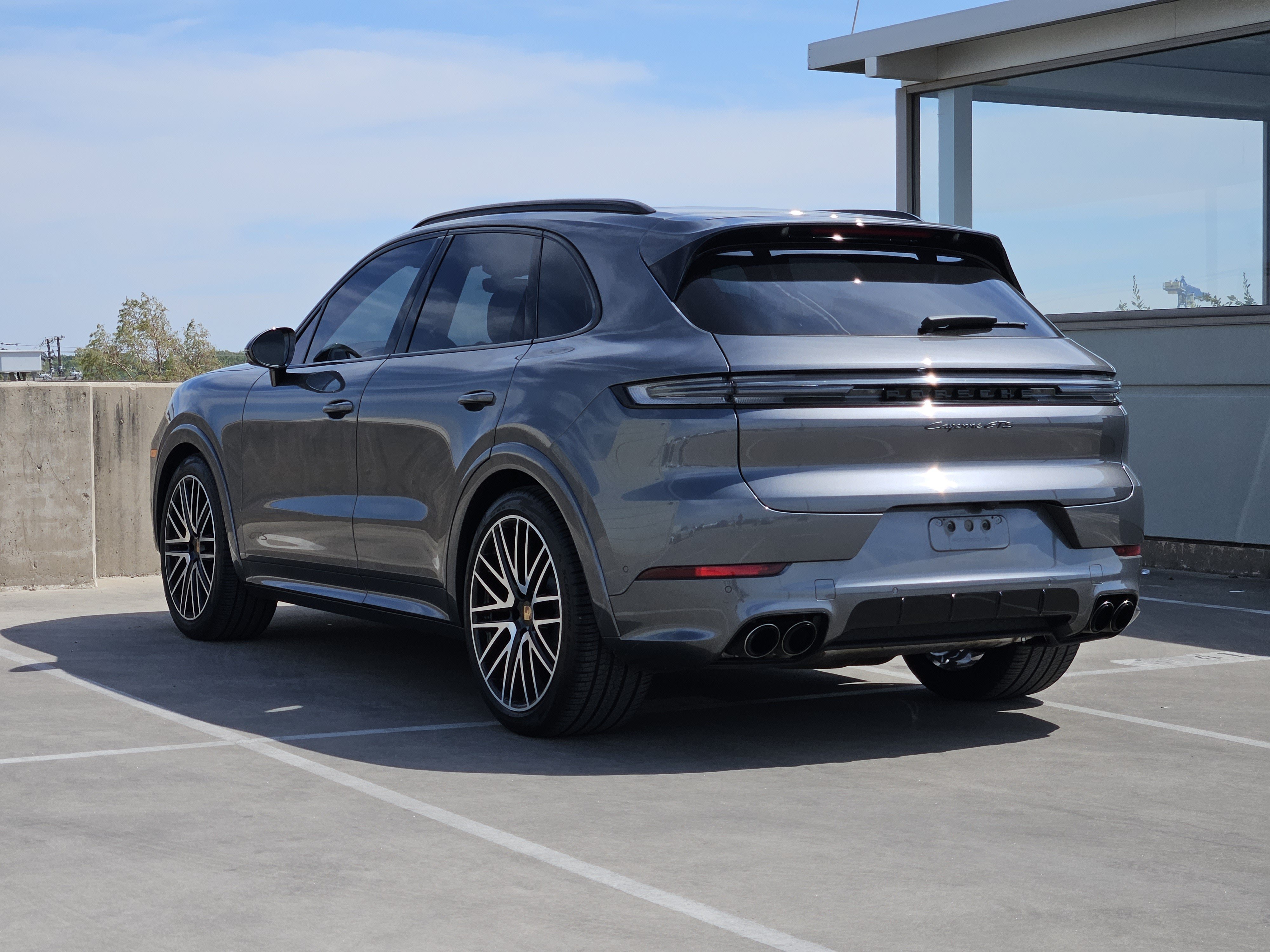 Certified 2025 Porsche Cayenne GTS AWD/4WD image 3
