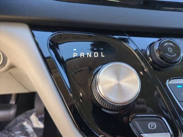 Used 2022 Chrysler Pacifica Touring-L FWD image 12