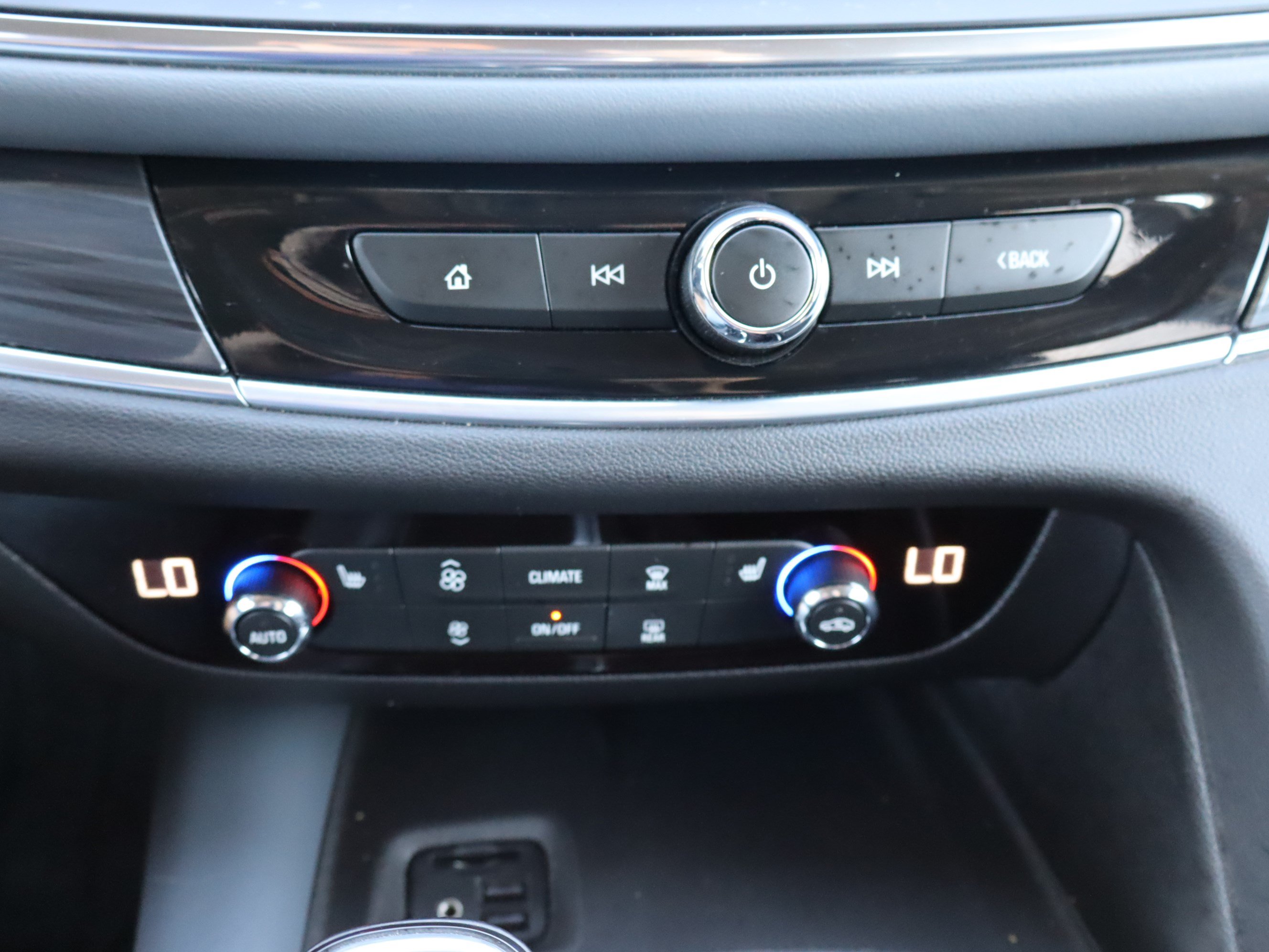 Used 2021 Buick Enclave Preferred FWD image 27