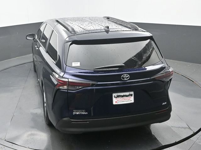 Used 2026 Toyota Sienna XLE AWD/4WD image 31