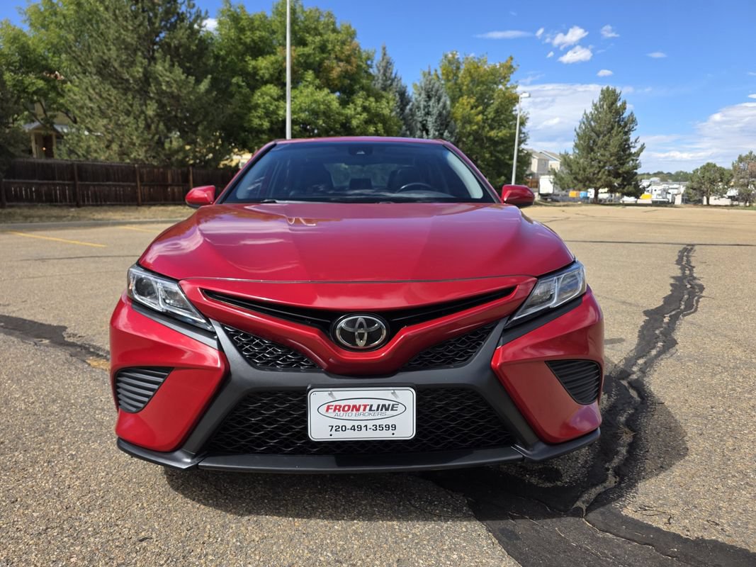 Used 2020 Toyota Camry SE FWD image 11