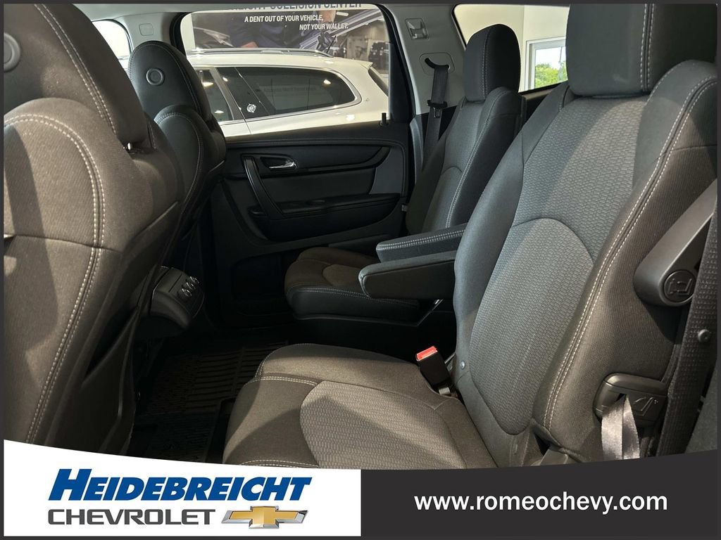 Used 2017 Chevrolet Traverse LT w/ Style and Technology Package FWD image 12