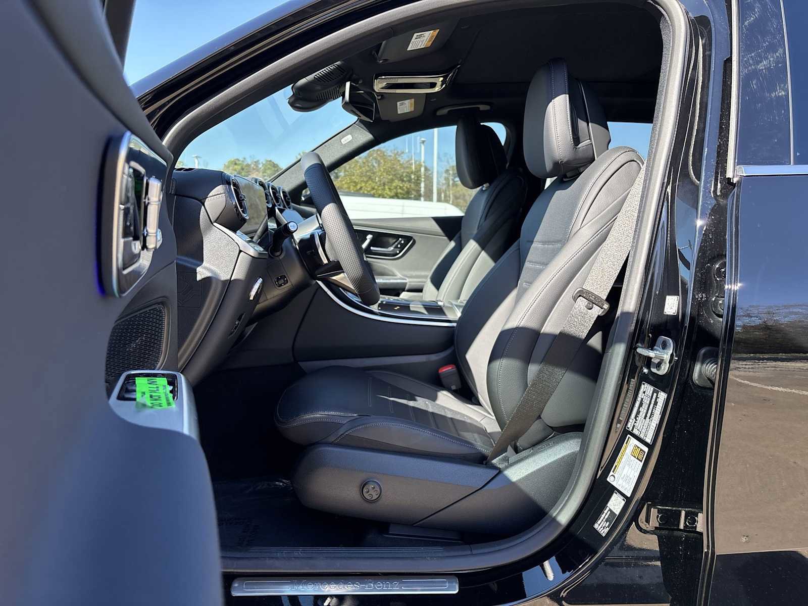 New 2026 Mercedes-Benz GLC 300 image 2