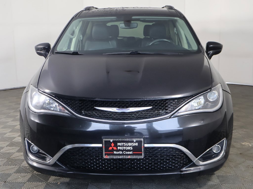 Used 2020 Chrysler Pacifica Touring-L image 10