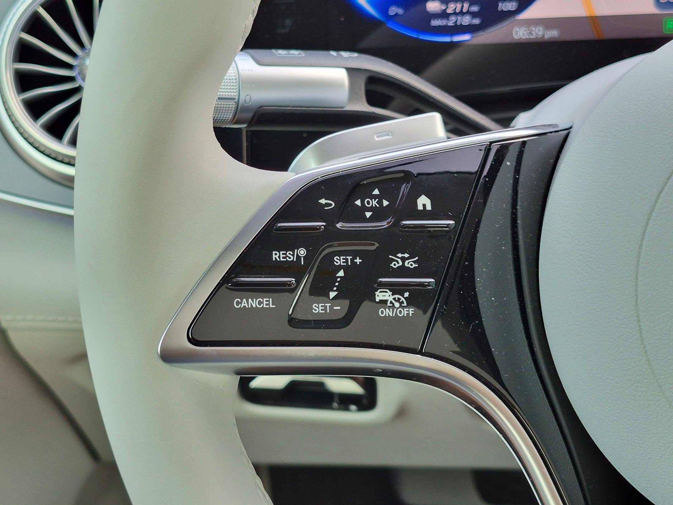 Used 2022 Mercedes-Benz EQS 580 4MATIC Sedan image 15