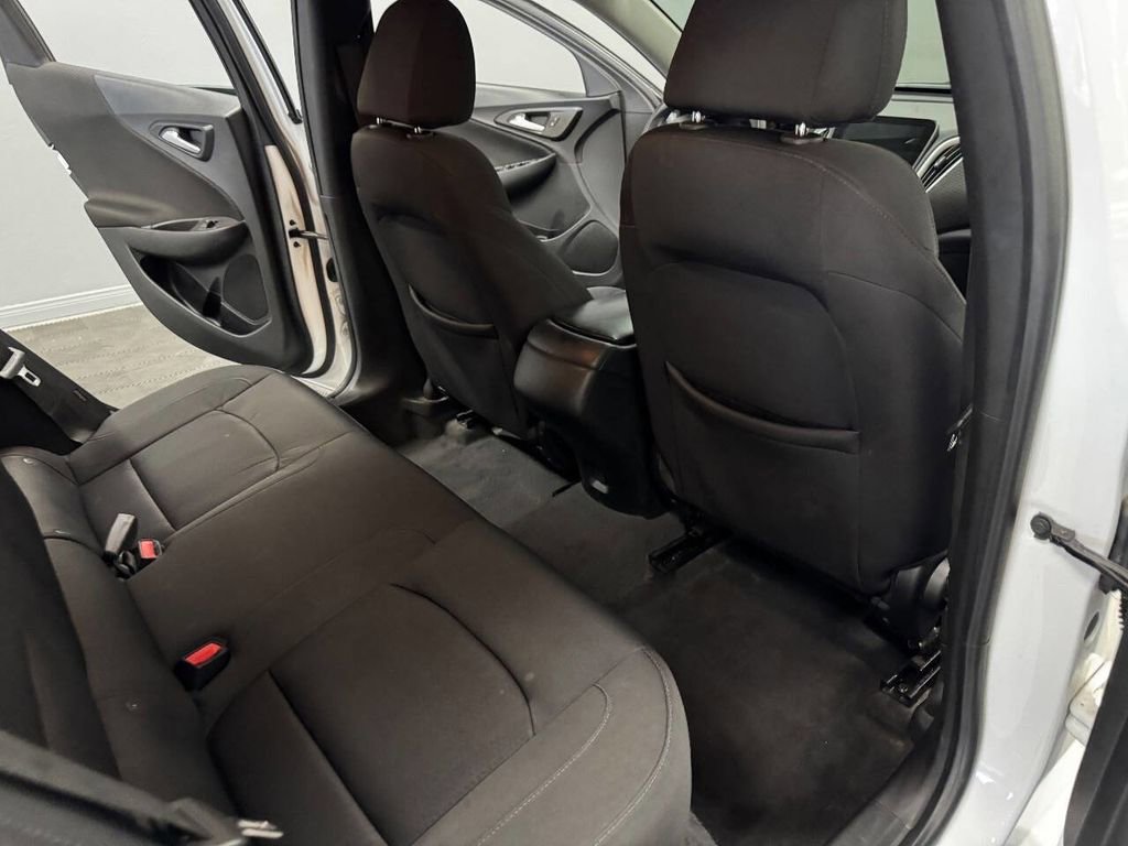 Used 2019 Chevrolet Malibu LS image 53