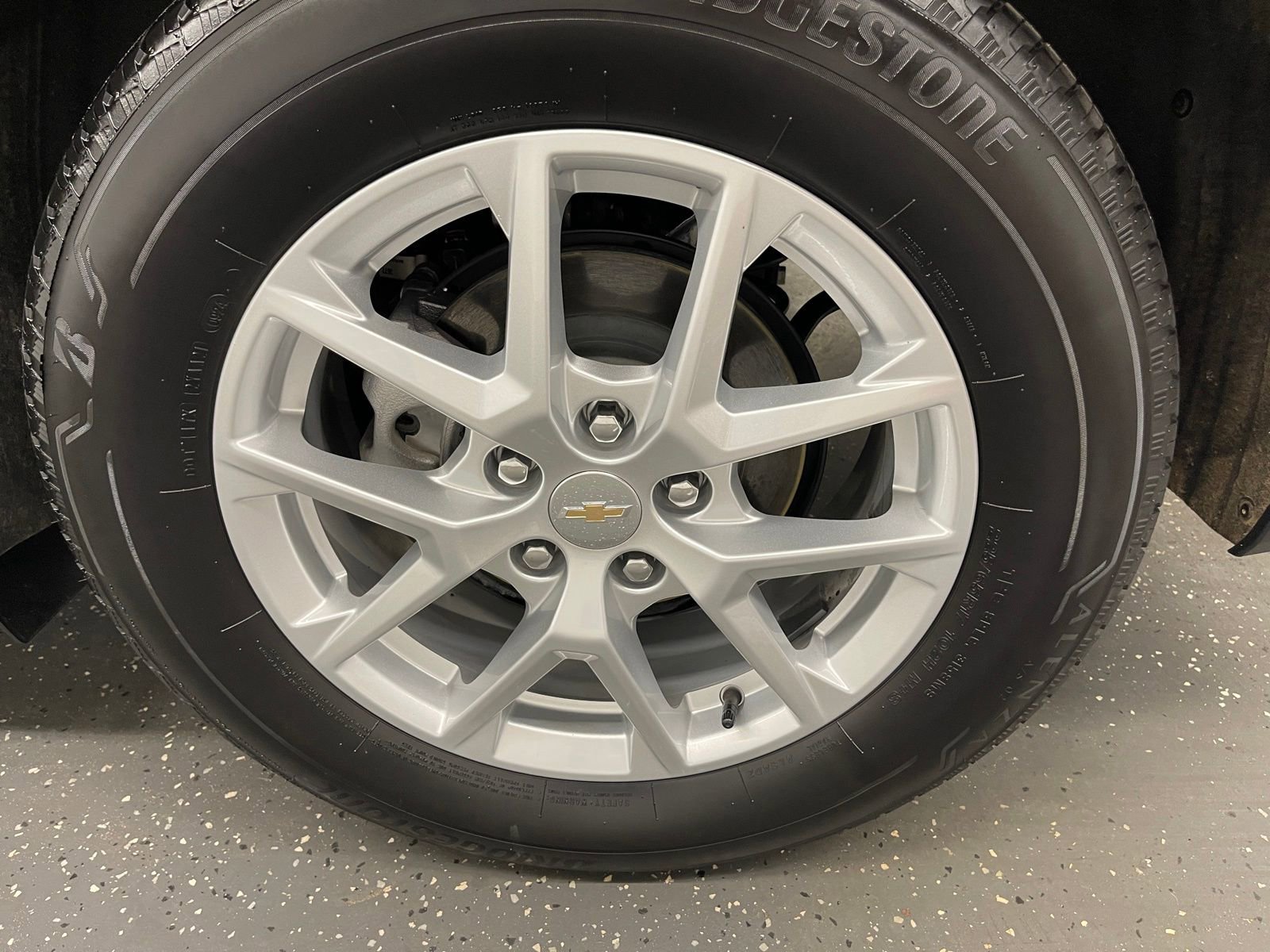 Used 2024 Chevrolet Equinox LT image 19