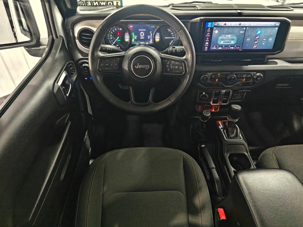 Used 2024 Jeep Wrangler Unlimited image 4