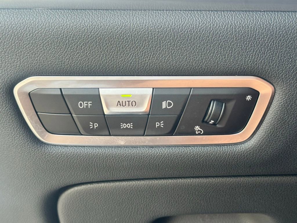 Used 2023 BMW X7 M60i w/ Executive Package image 27
