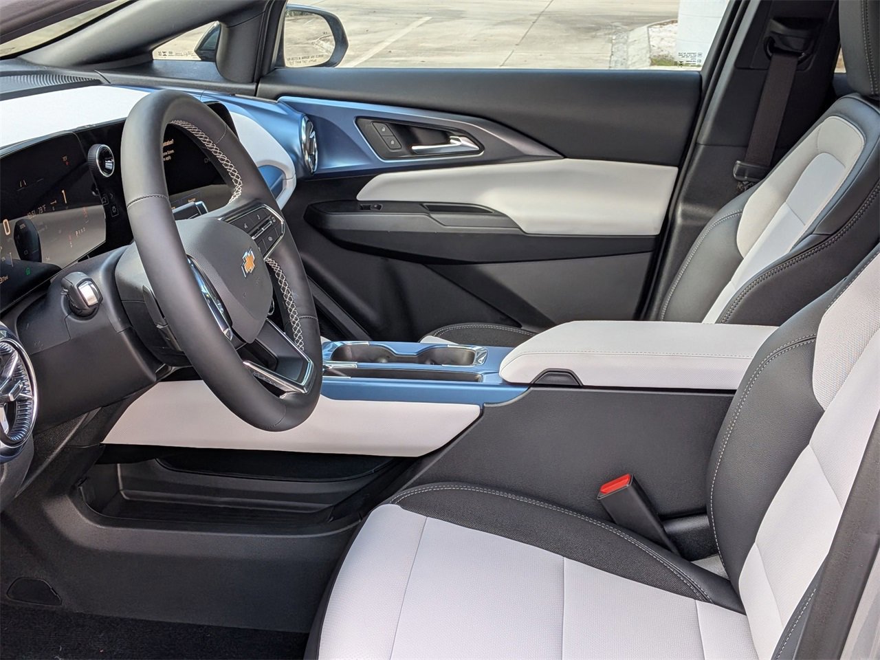 New 2026 Chevrolet Equinox EV LT image 18