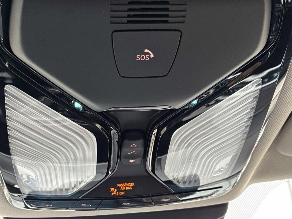 Used 2024 BMW X7 xDrive40i w/ Premium Package AWD/4WD image 47