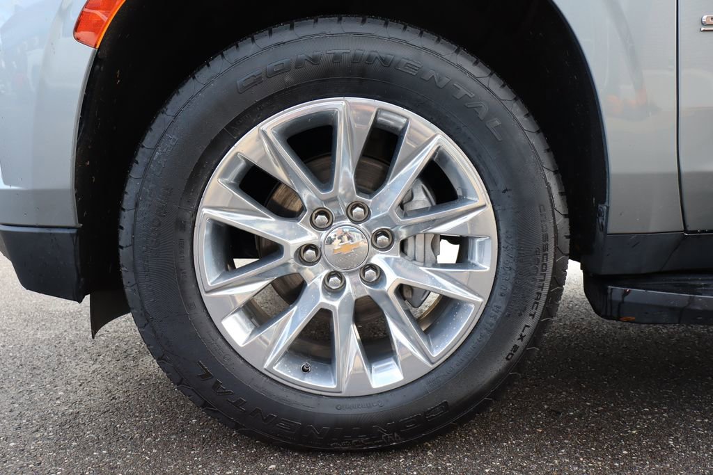 Used 2023 Chevrolet Suburban Premier image 31