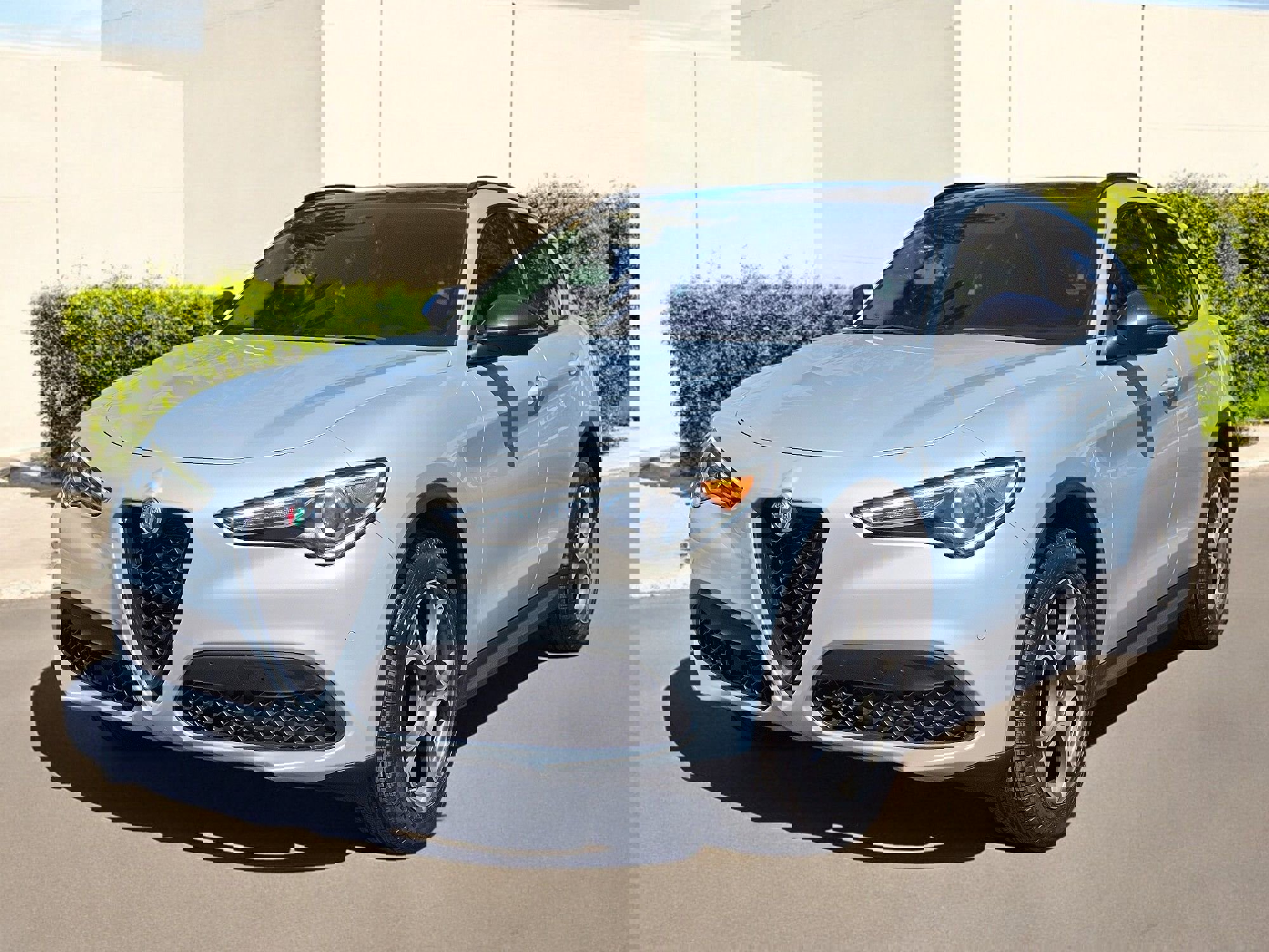 Used 2021 Alfa Romeo Stelvio Sprint w/ Nero Edizione image 5