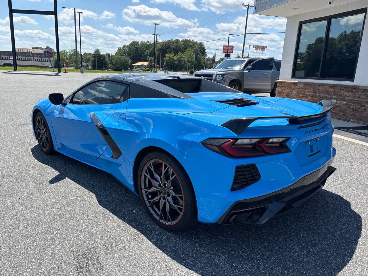 Used 2023 Chevrolet Corvette Stingray Premium Conv w/ Z51 Performance Package RWD image 6