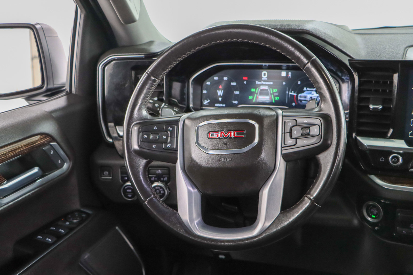 Used 2022 GMC Sierra 1500 Elevation w/ LPO, Elevation Black Package image 14